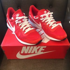 Size 12 Men’s Sneakers